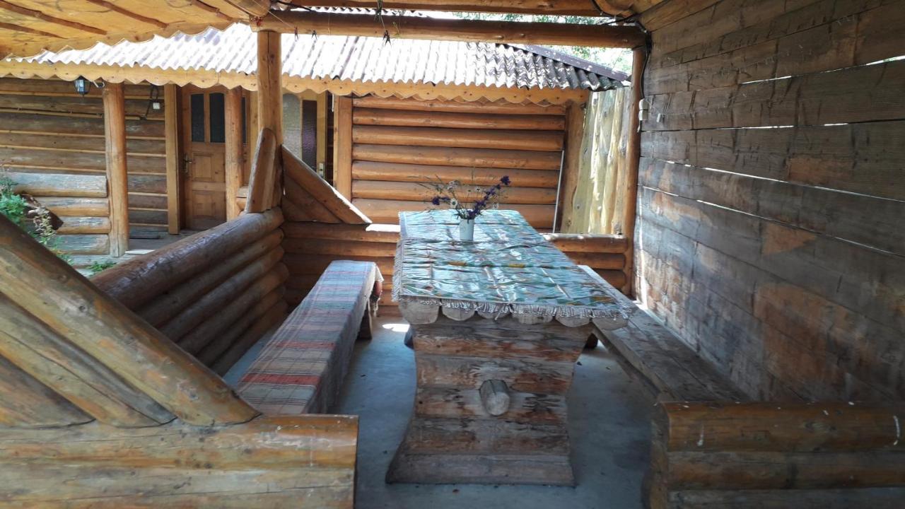 "Бджілка" І " Садиба Для Відпочинку" Lyuta Exterior foto